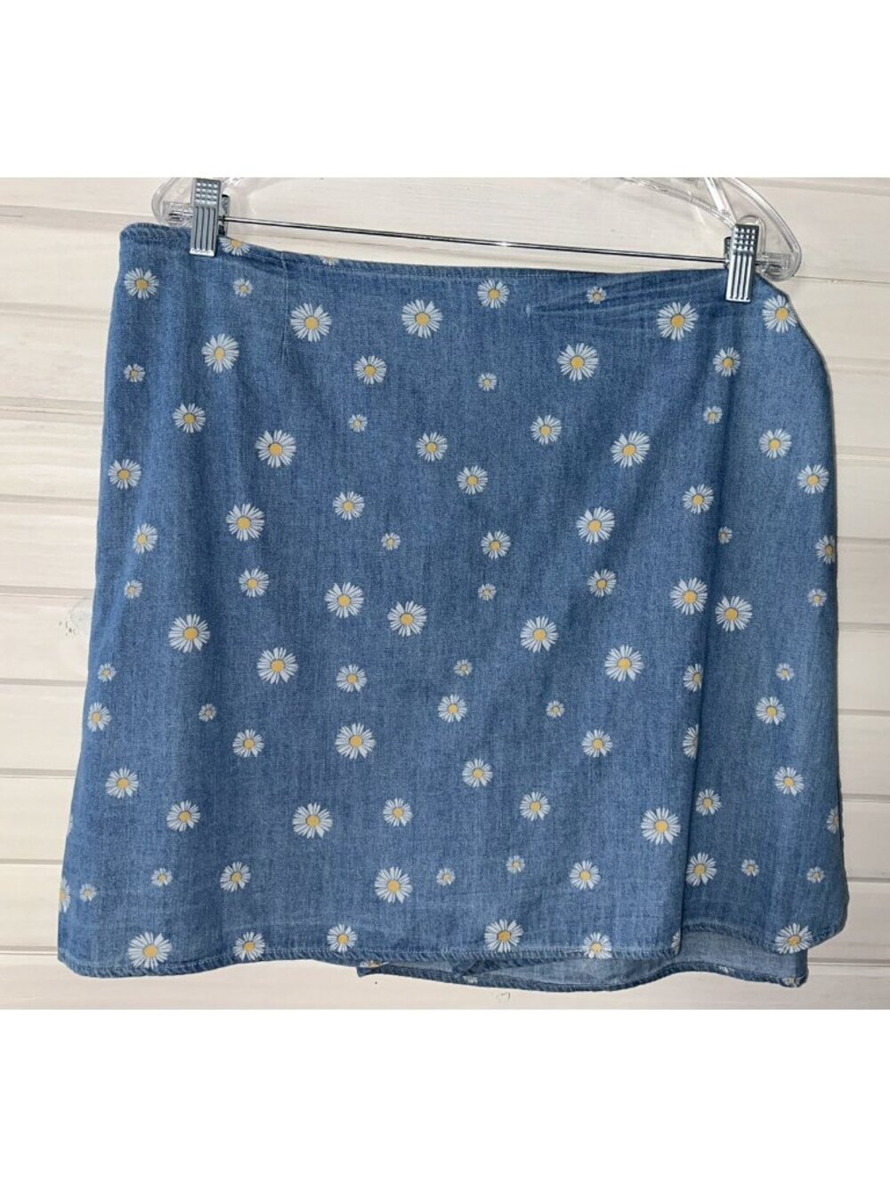 CJ Banks Sz PLUS 1X Daisy Print Chambray Wrap Front Skort Skirt Shorts EUC